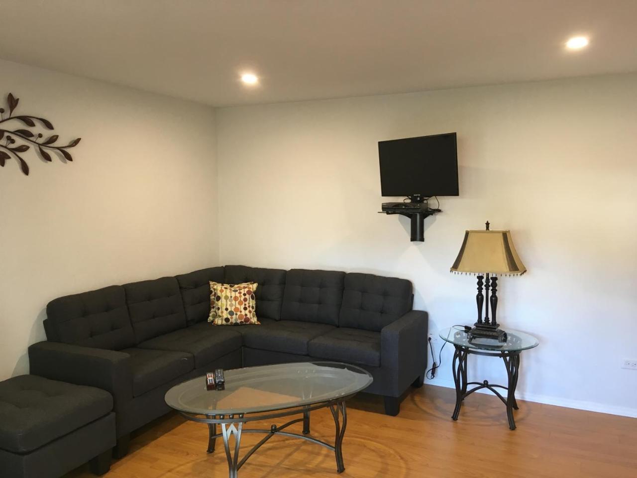 Pembroke Windsong Guest Apartments מראה חיצוני תמונה