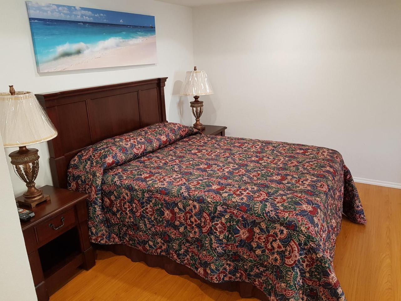 Pembroke Windsong Guest Apartments מראה חיצוני תמונה