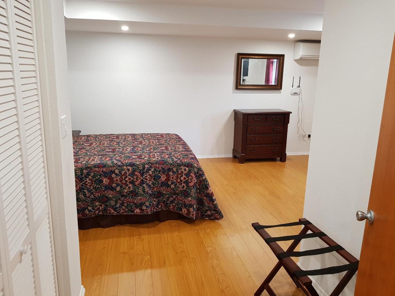 Pembroke Windsong Guest Apartments מראה חיצוני תמונה