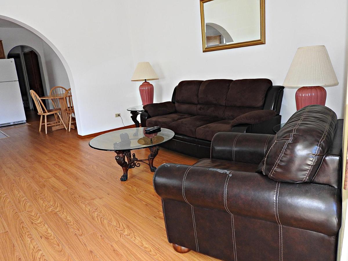 Pembroke Windsong Guest Apartments מראה חיצוני תמונה