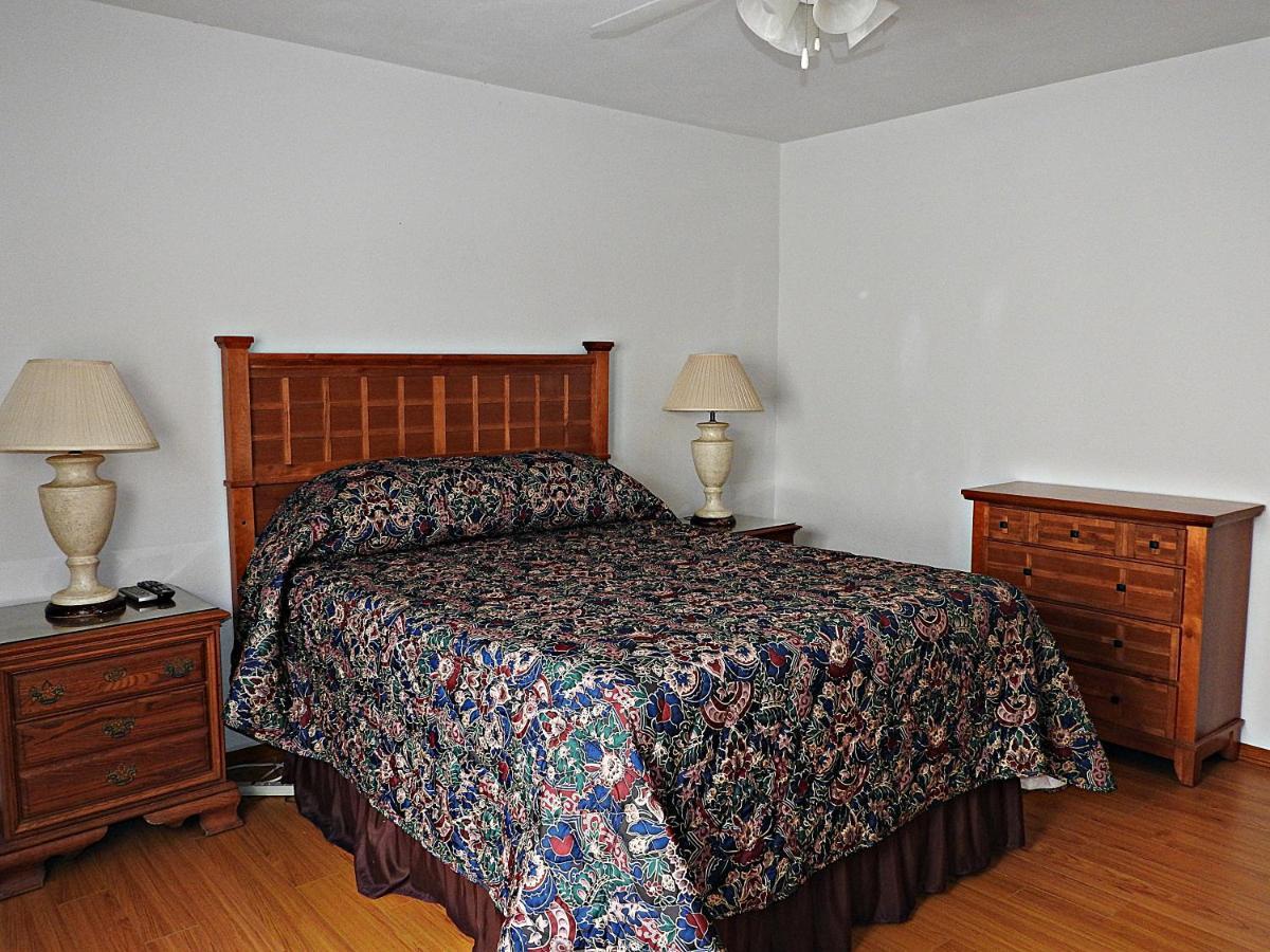 Pembroke Windsong Guest Apartments מראה חיצוני תמונה