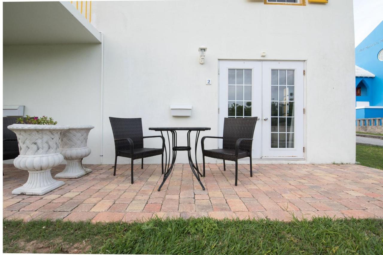 Pembroke Windsong Guest Apartments מראה חיצוני תמונה