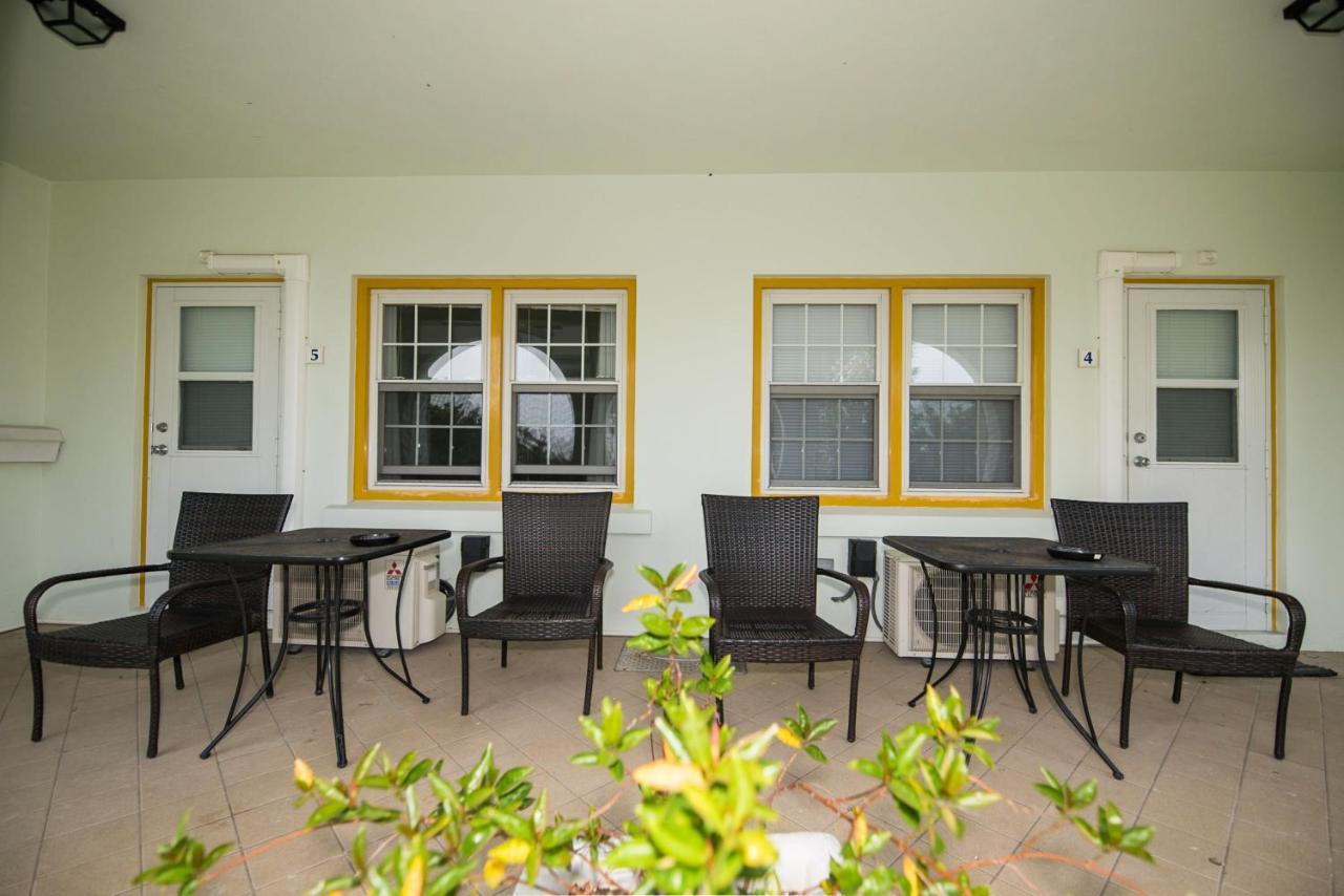Pembroke Windsong Guest Apartments מראה חיצוני תמונה