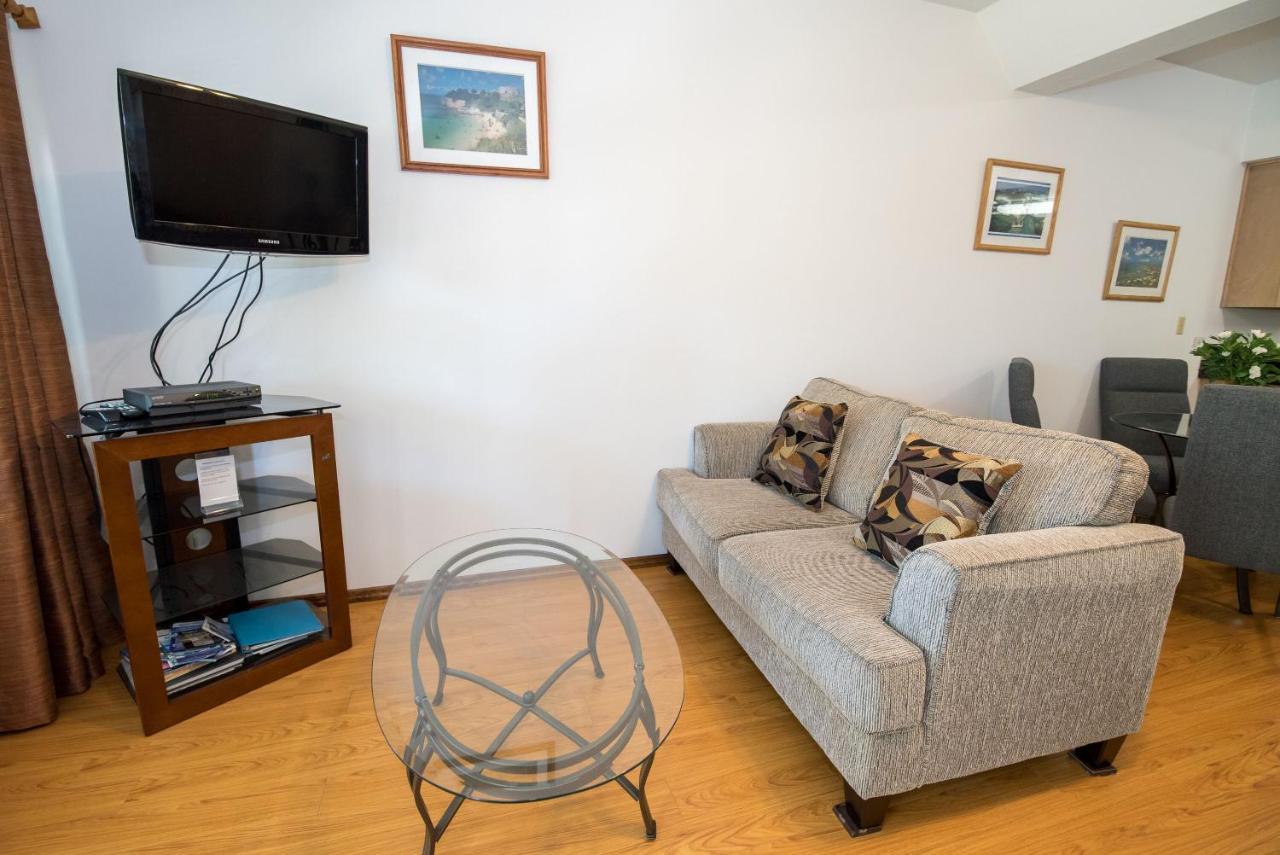 Pembroke Windsong Guest Apartments מראה חיצוני תמונה