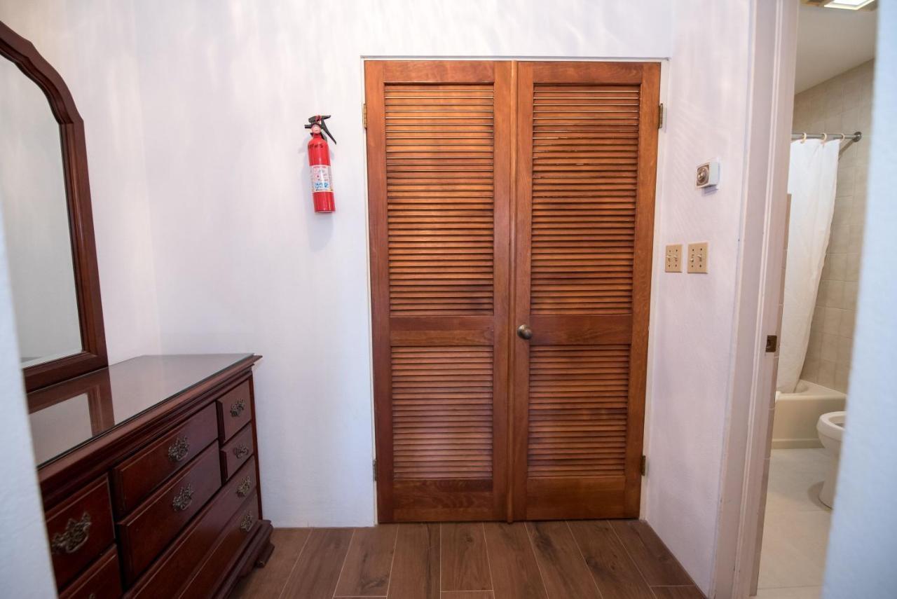 Pembroke Windsong Guest Apartments מראה חיצוני תמונה
