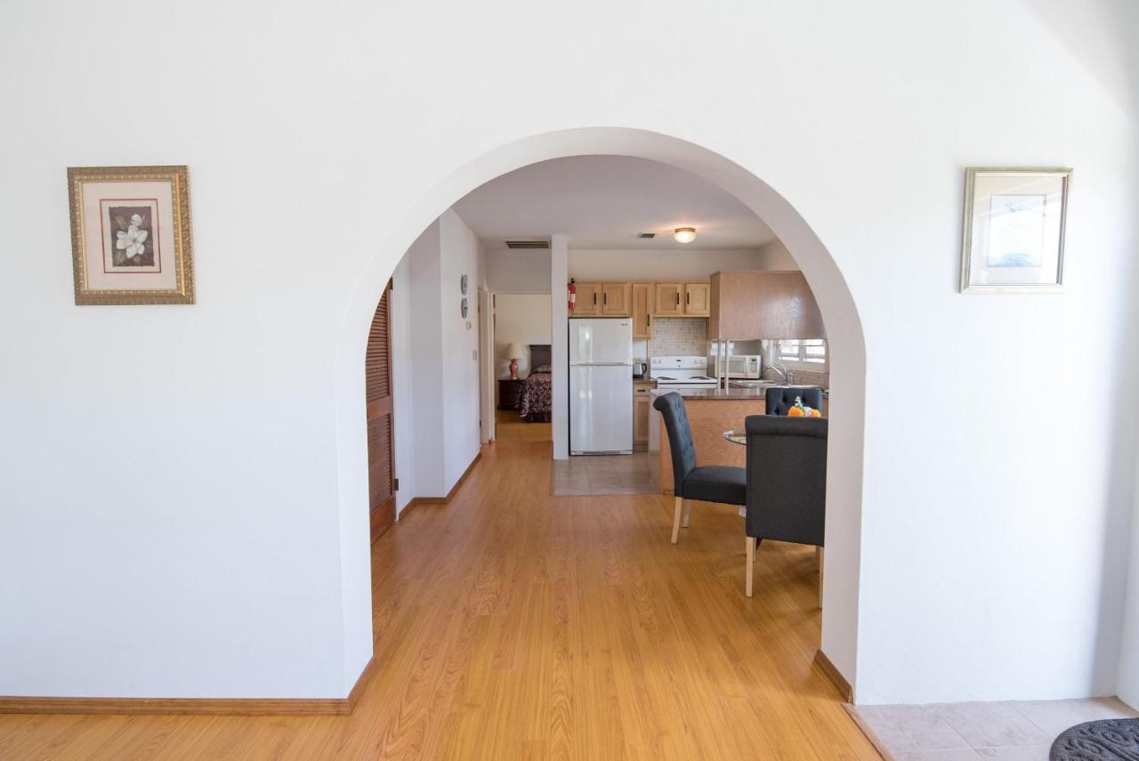 Pembroke Windsong Guest Apartments מראה חיצוני תמונה