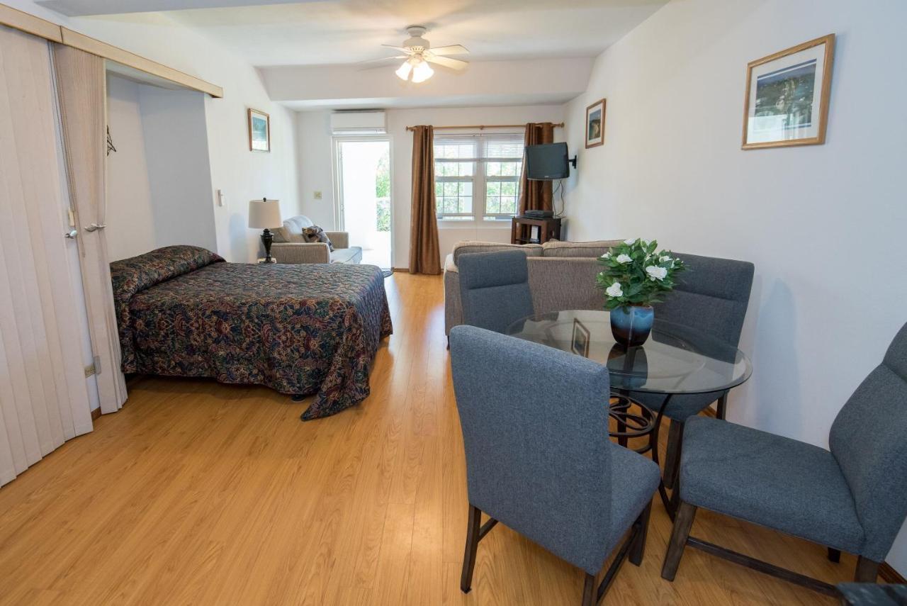Pembroke Windsong Guest Apartments מראה חיצוני תמונה