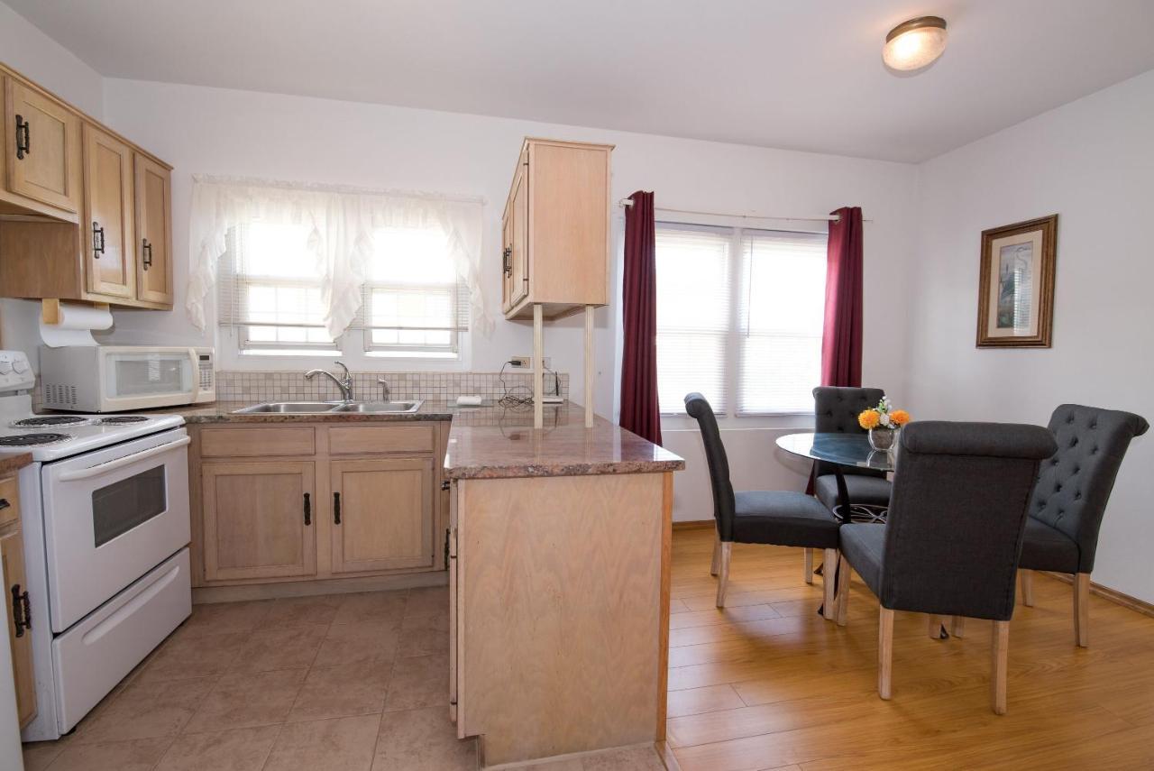 Pembroke Windsong Guest Apartments מראה חיצוני תמונה