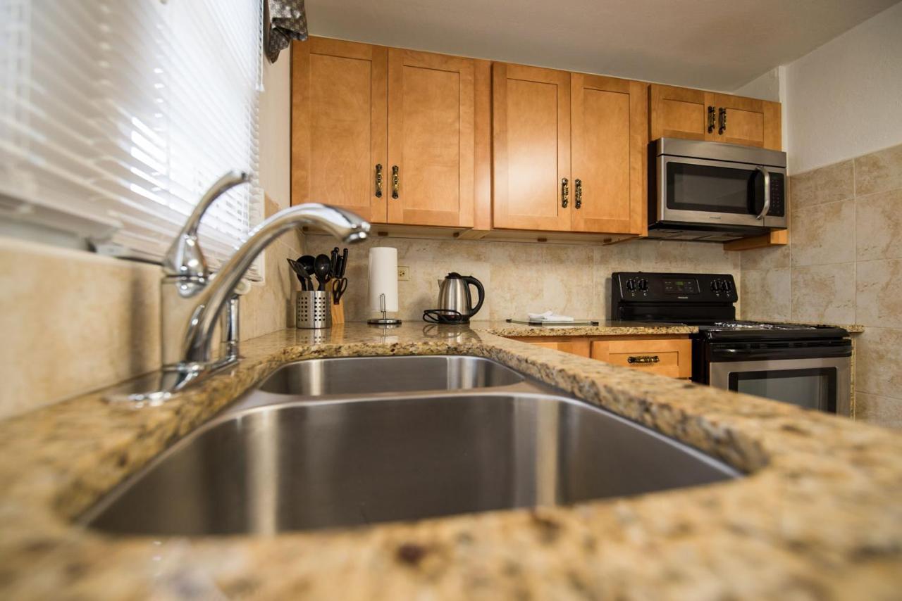 Pembroke Windsong Guest Apartments מראה חיצוני תמונה