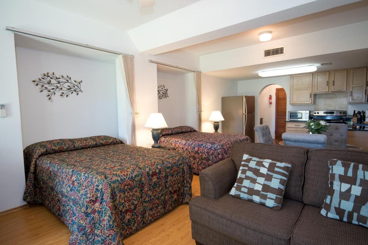 Pembroke Windsong Guest Apartments מראה חיצוני תמונה