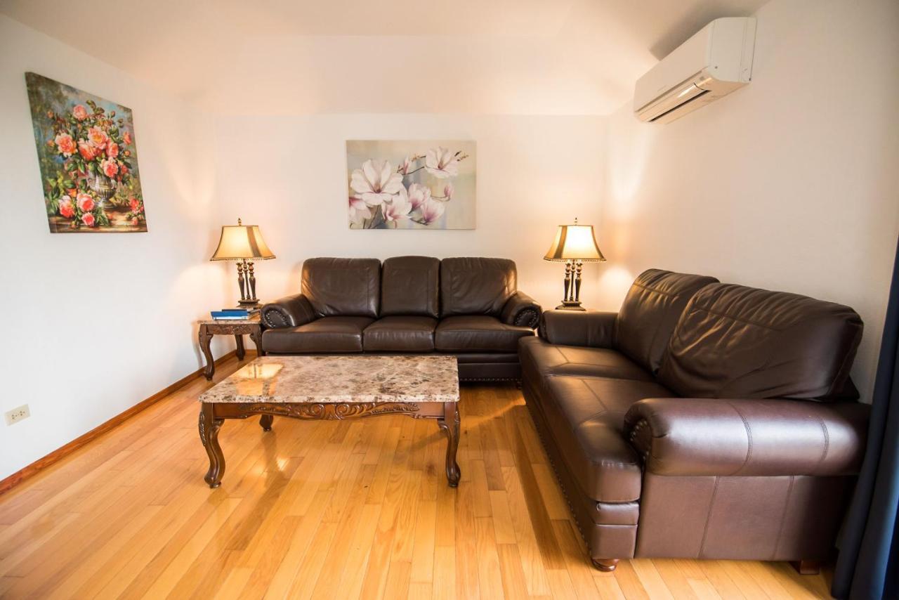 Pembroke Windsong Guest Apartments מראה חיצוני תמונה