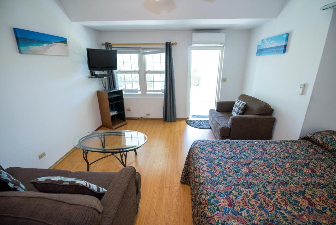 Pembroke Windsong Guest Apartments מראה חיצוני תמונה